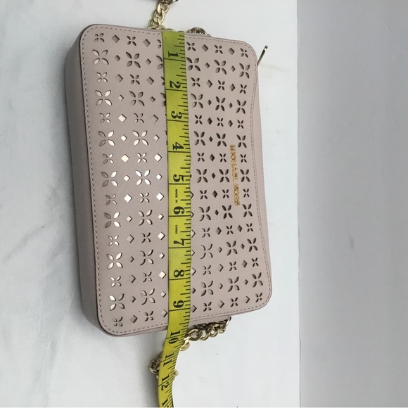 Michael Kors Pink Crossbody Bag with Gold Chain - Picture 3 of 16